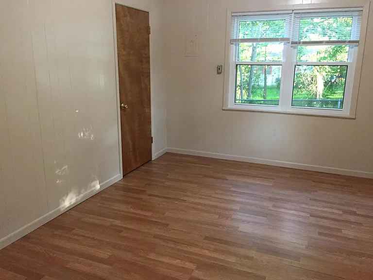 304 S Howard St — Photo 12