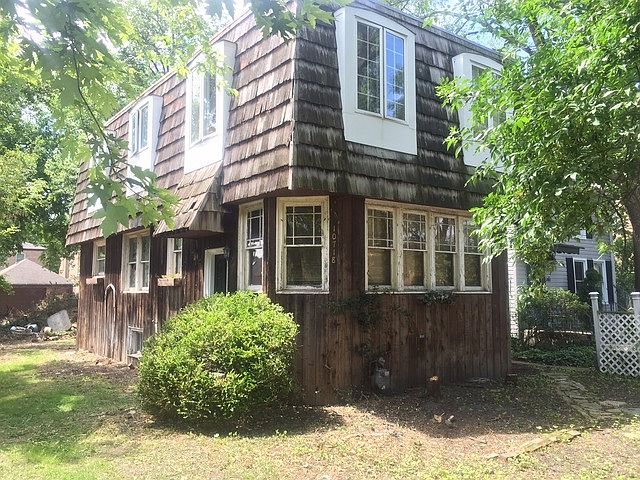 2nd image of 10718 S Artesian Ave