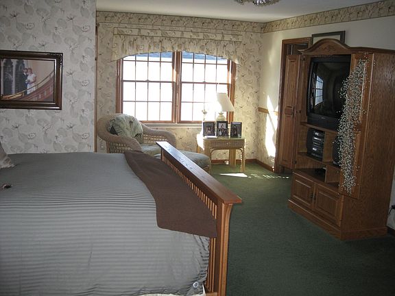 Master bedroom leading into hot tub room
