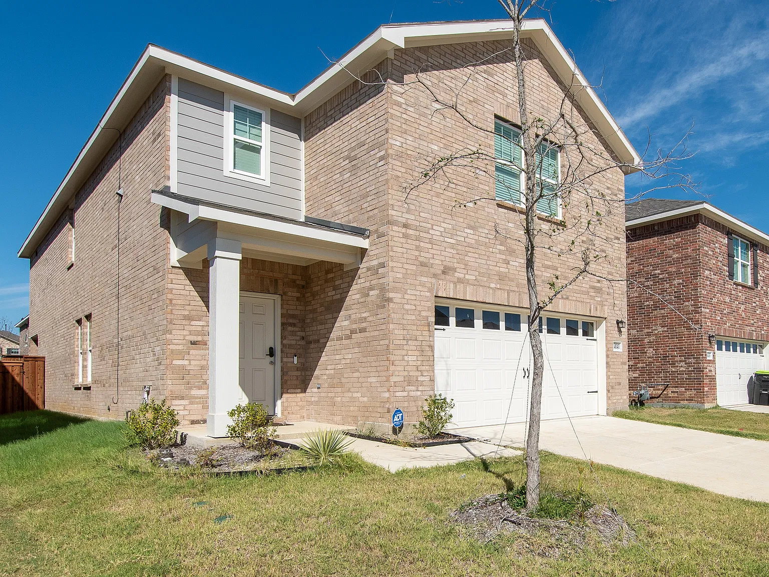 5 bed, 2909 sqft, $2,750 — Photo 2
