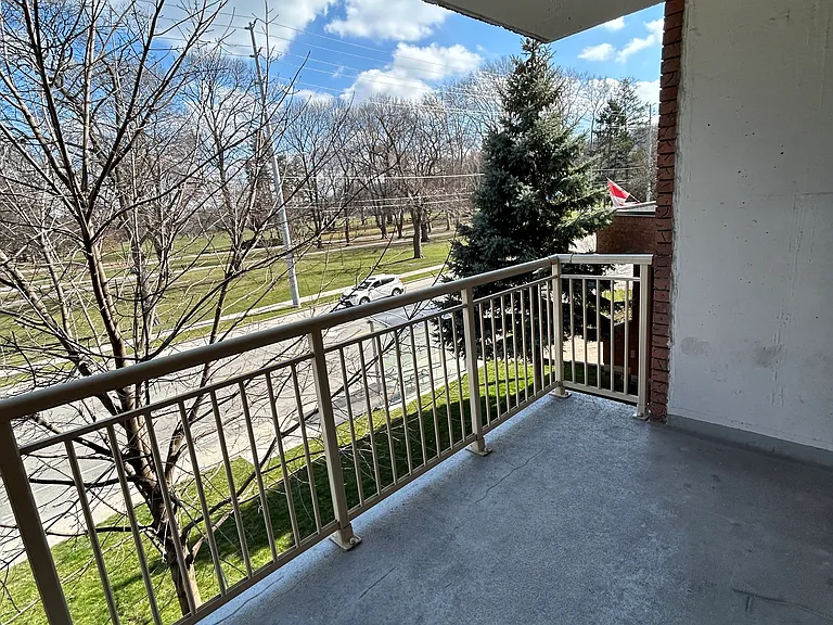 190 Gage Ave S #105 — Photo 8