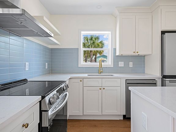 3rd image of 30 Isabella St