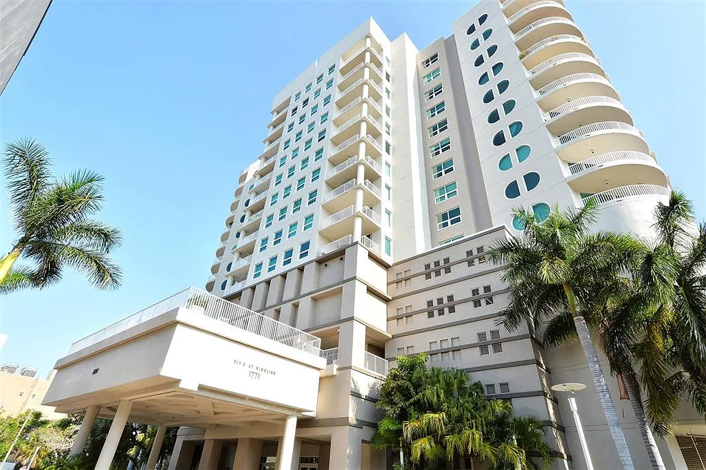 2 bed, 2.0 bath, 1440 sqft, $4,500 — Photo 4