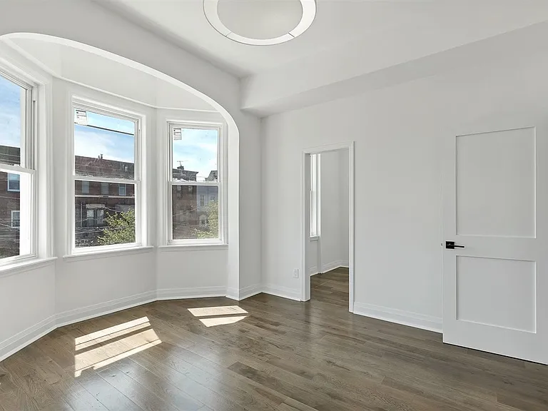 208 Shippen St — Photo 6