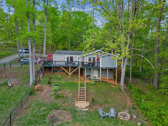 3rd image of 276 Melody Lake Dr