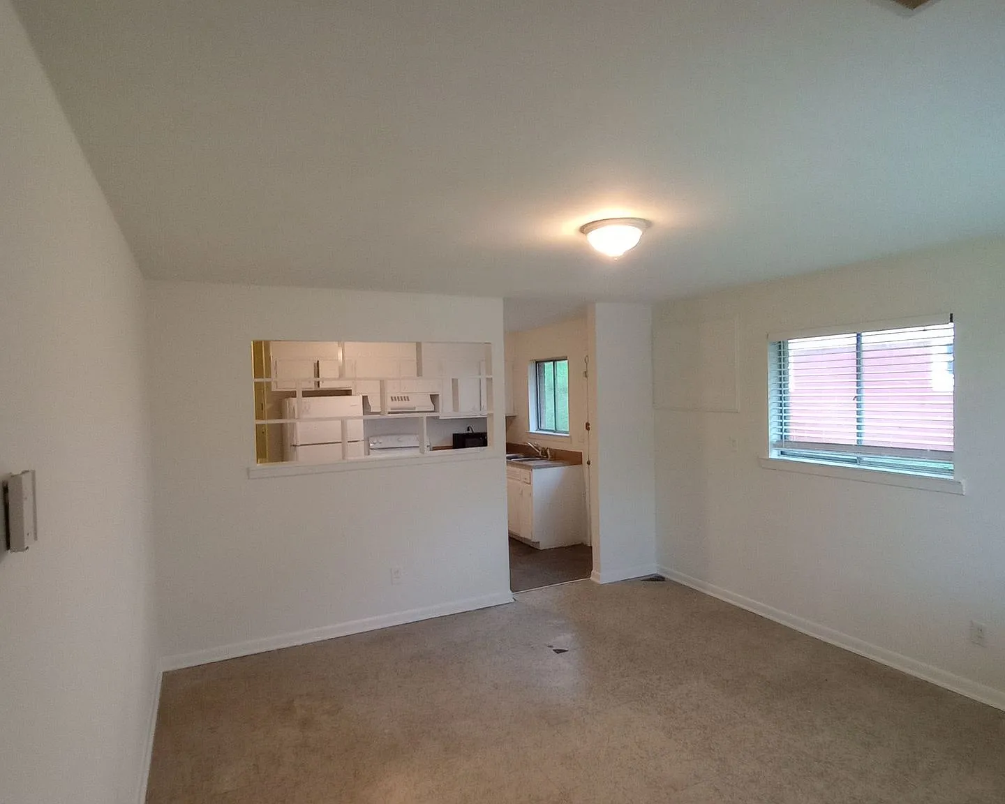 Duplex walking distance to UTC! — Photo 4