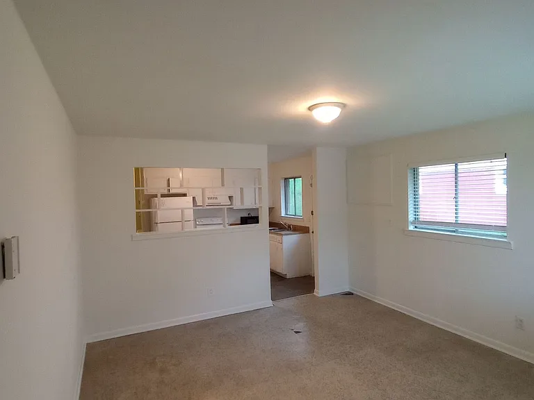 936 Fortwood St #A — Photo 4