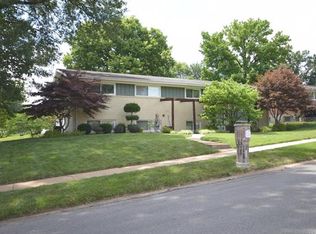 8945 Manda Ln, Saint Louis, MO