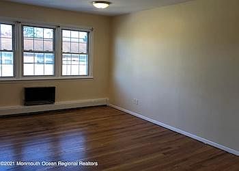 3rd image of 364 Westwood Ave APT 87