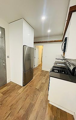 5th image of 208 Kingsland Ave #1F