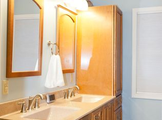 1400 Dewberry Ct NE, Grand Rapids, MI 49505