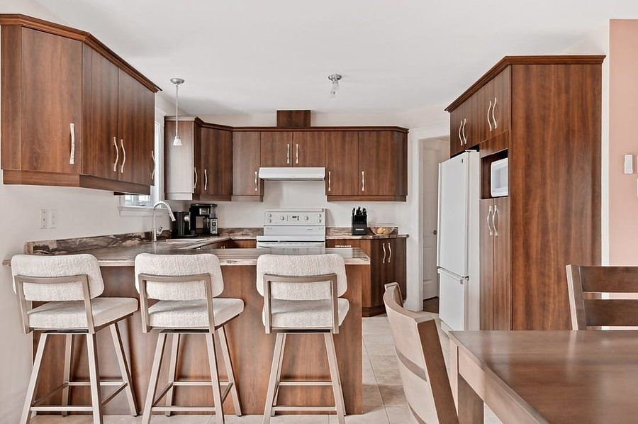1st image of 8715 Starcrest Dr