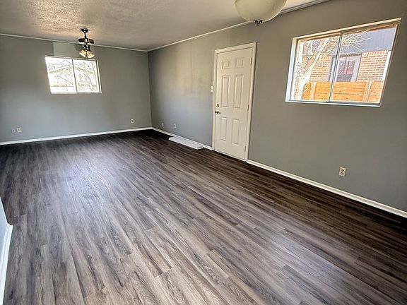 3rd image of 1811 Magnolia Dr