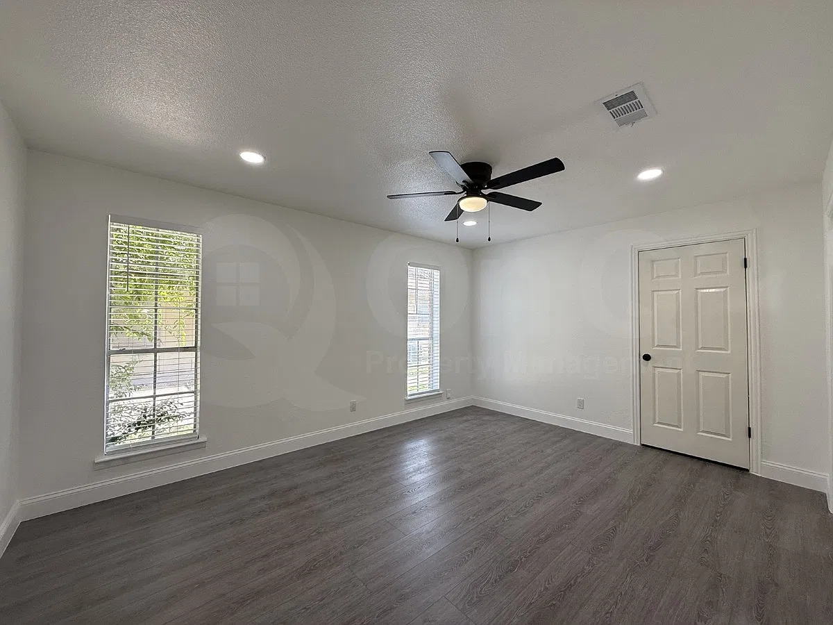 2 bed, 2.0 bath, 1063 sqft, $1,800 — Photo 4