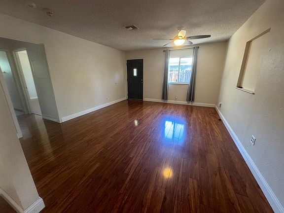 3rd image of 3420 Windsor Dr