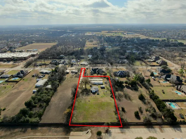 3107 Russell Rd, Arlington, TX 76001