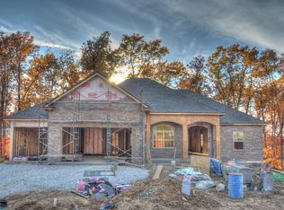 5703 Shackleford Ct, Columbia, MO 65203