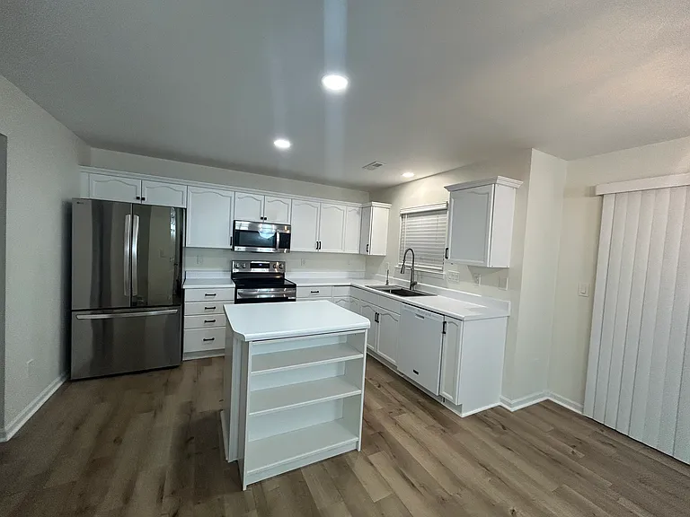 4015 Lake Charles Way — Photo 7