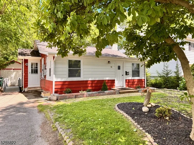 2 bed, 636 sqft, $2,600 — Photo 3