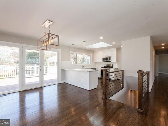 2nd image of 4017 Justine Dr