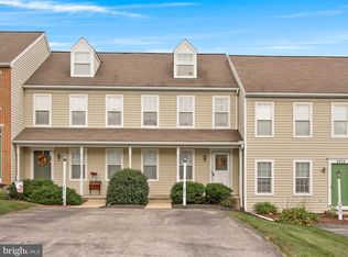 2875 Woodmont Dr, York, PA 17404