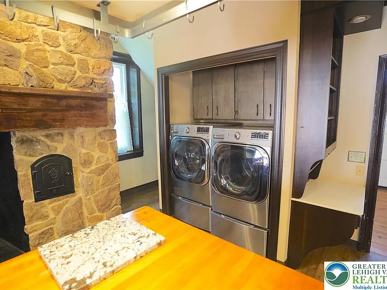 9020 Schantz Rd — Photo 11