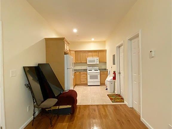 2nd image of 16 Schneider Ave #1