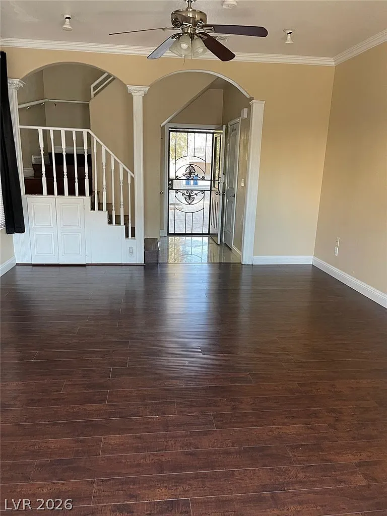 3 bed, 2.5 bath, 1393 sqft, $2,100 — Photo 1
