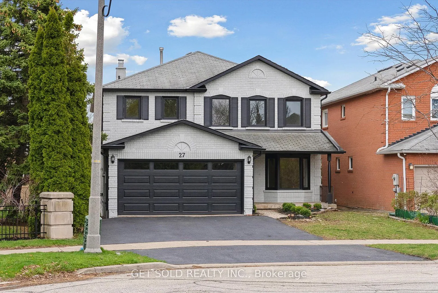 27 Edenbridge Dr photo 1