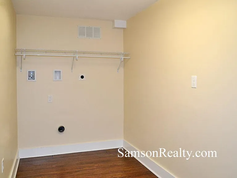 495 Oaklawn Ave — Photo 8