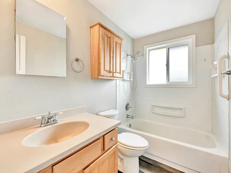 Savage / Ellis Duplex — Photo 31