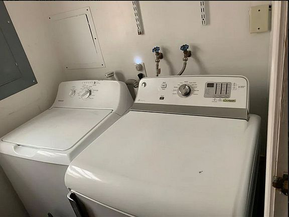4th image of 1706 Geffert Dr