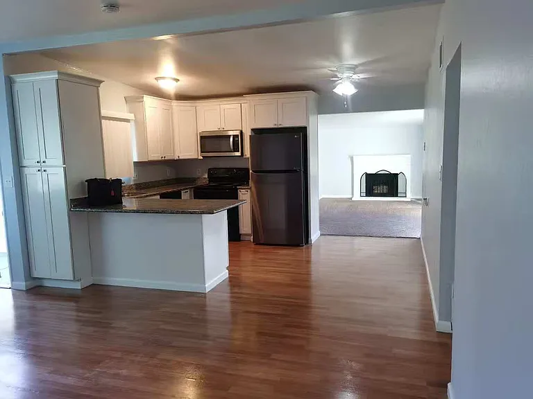 1431 Marshall Rd — Photo 5