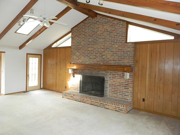 2nd image of 1260 Park Blvd