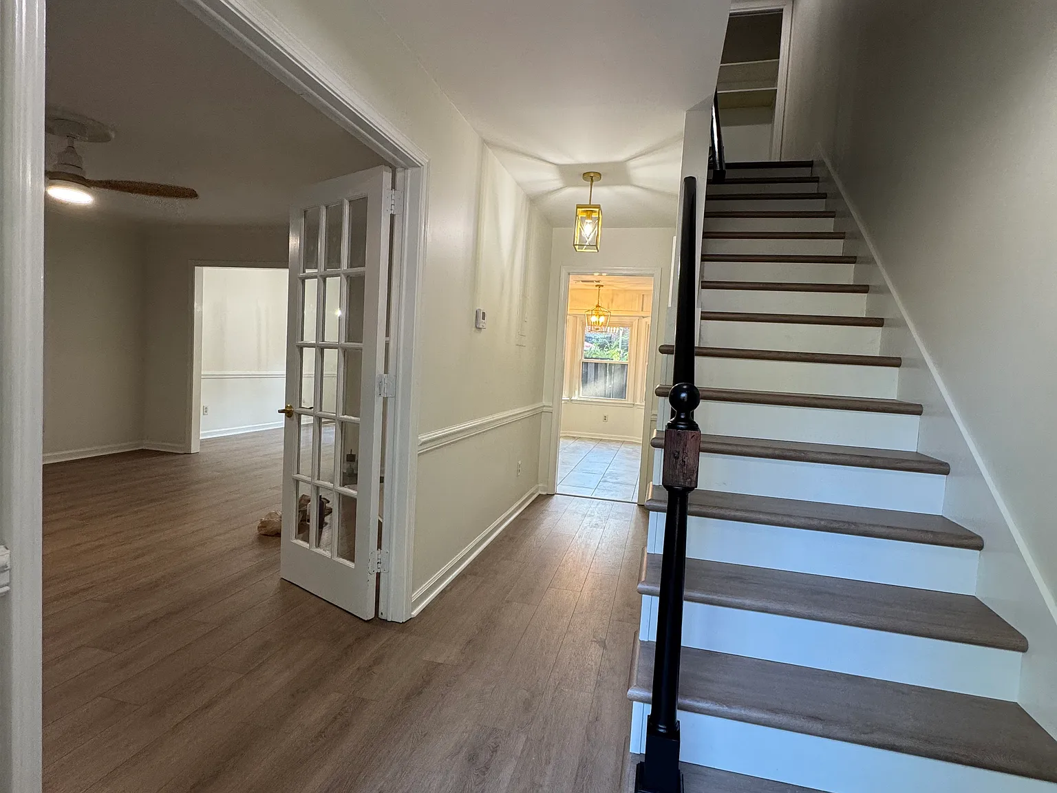 2 bed, 1366 sqft, $2,050 — Photo 3