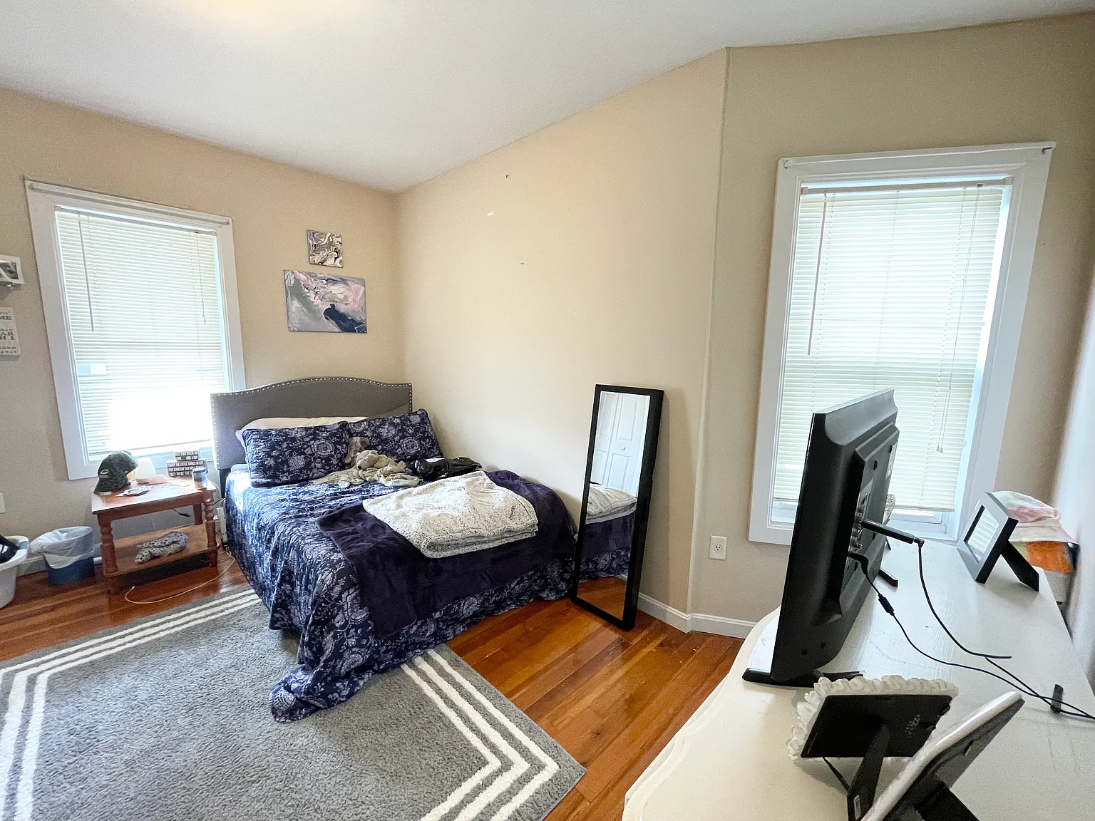 3 bed, 1200 sqft, $3,900 — Photo 3