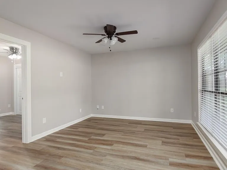 42 Hunters Creek Dr — Photo 12