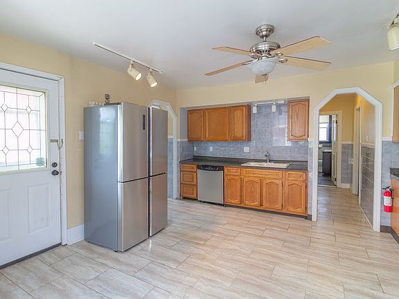 5th image of 429 Prospect Ave APT 1