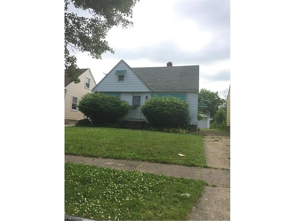 5589 South Blvd photo 1