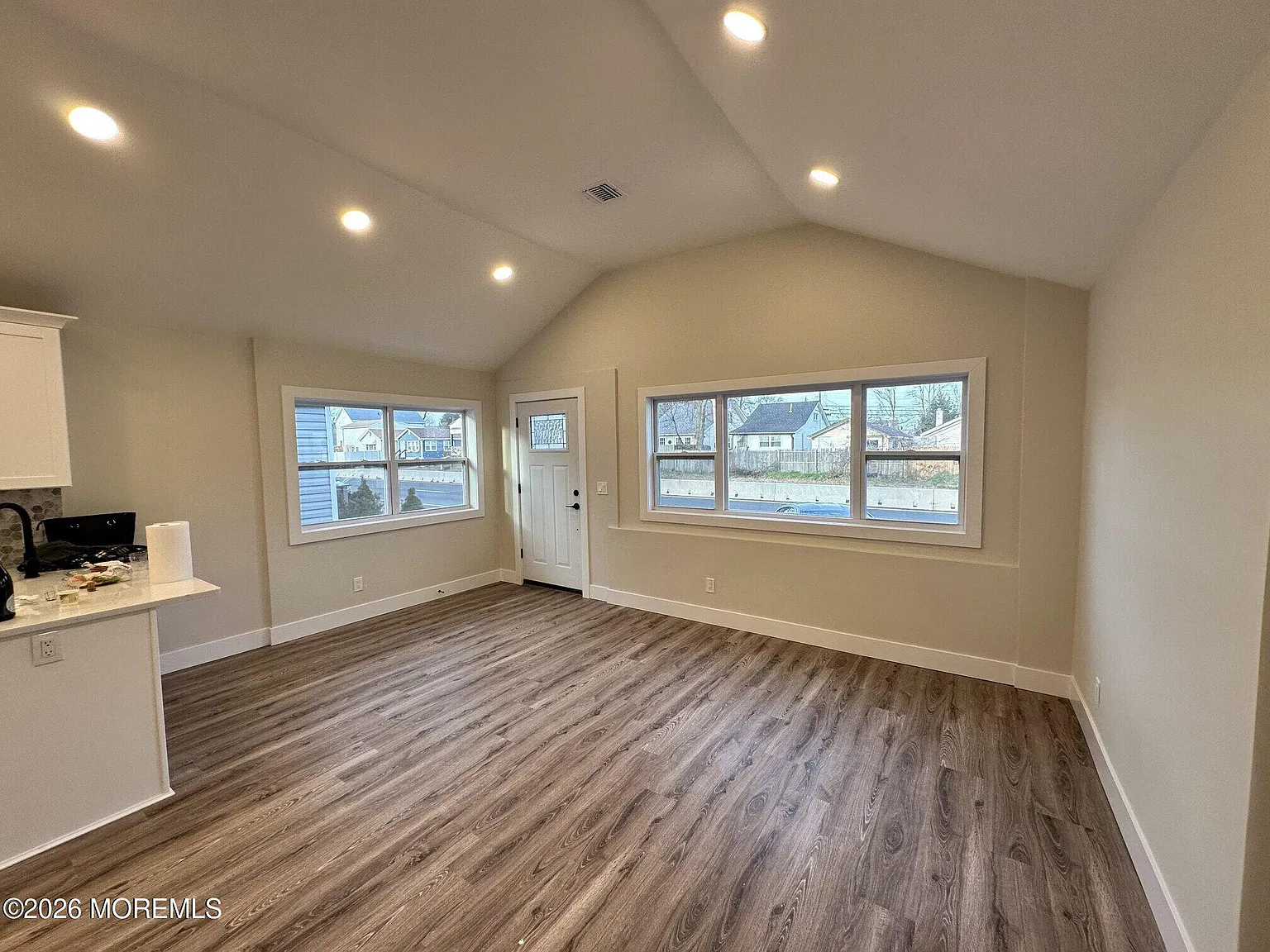 2 bed, 720 sqft, $2,650 — Photo 2