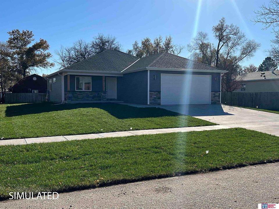 1st image of 636 Ash St