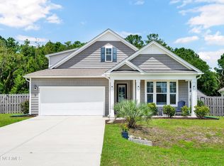 240 Capital Dr, Hampstead, NC 28443