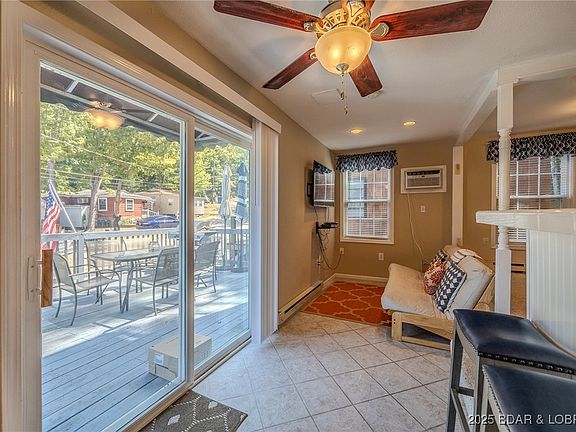 4th image of 4872 Canyon Dr