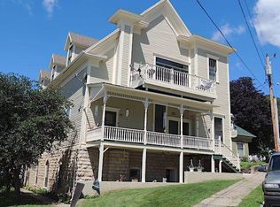 61 N 3rd St, Lansing, IA 52151