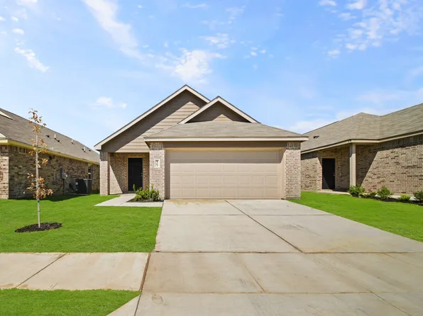 1702 Luke St, Ennis, TX 75119