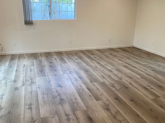 3rd image of 7412 Balboa Blvd #3
