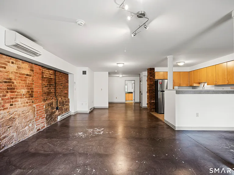 40 Elm St #B — Photo 2