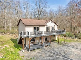 2302 Beartown Rd, Canadensis, PA 18325