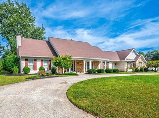 3900 N Vienna Woods Dr, Muncie, IN 47304