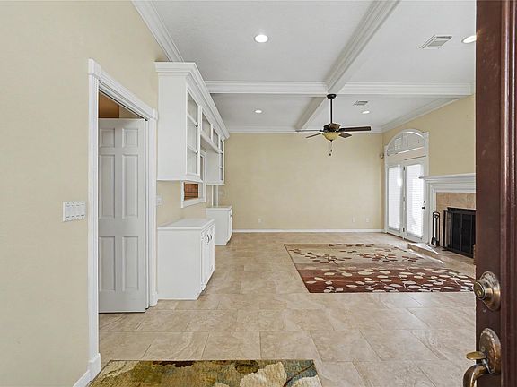 3rd image of 2022 Park Grand Rd